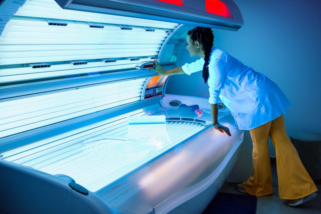 260317-tanning-bed-vl-522p-f8a34c.jpg